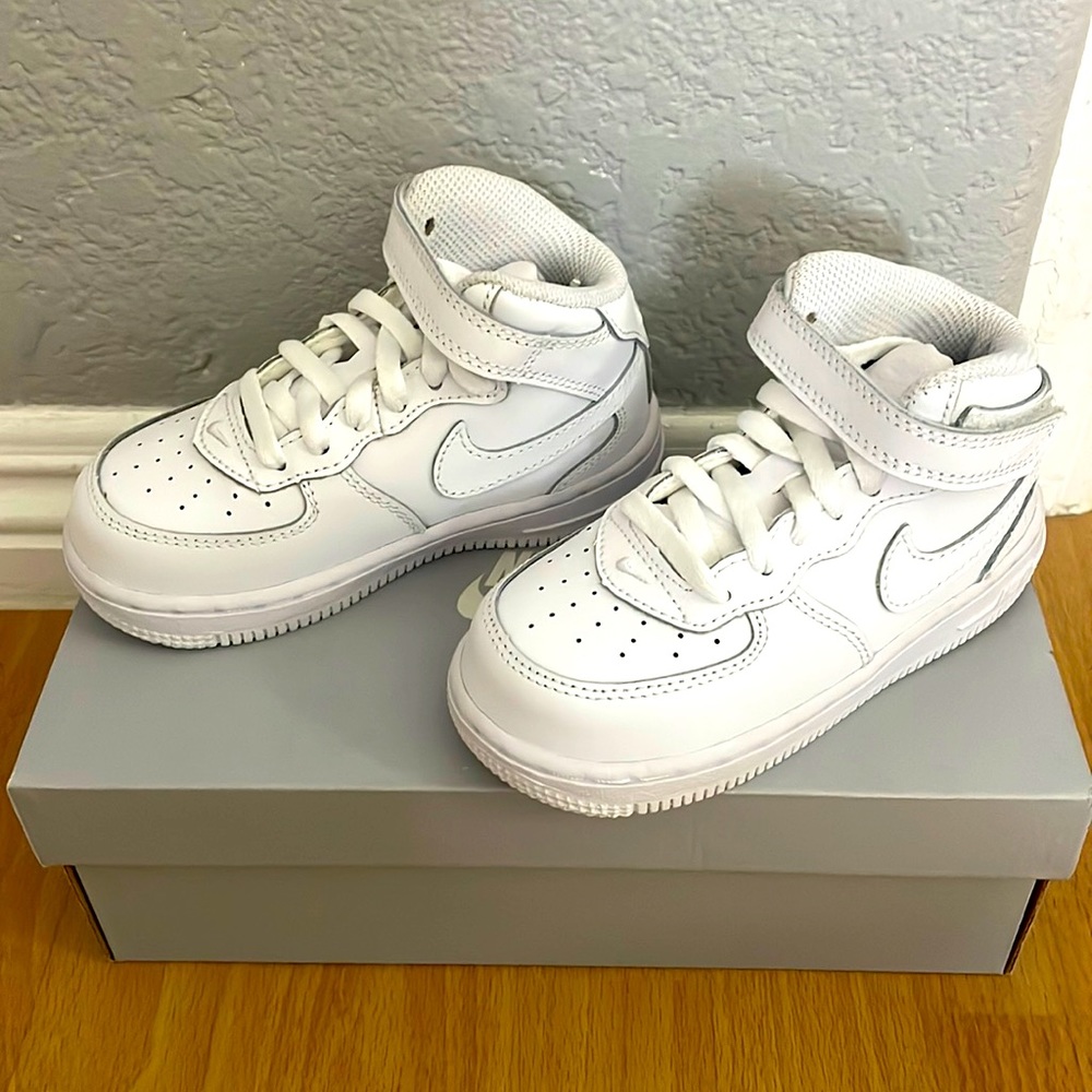 NIKE Force 1 MID Shoes, White, Size 8c for toddlers, Brand New